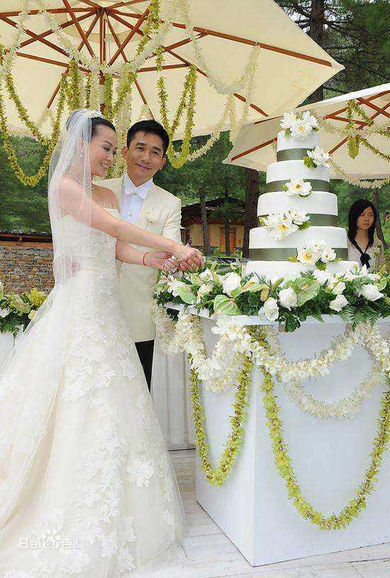 上山诗纳(Anna Ueyama)婚礼壁纸壁纸