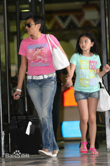 上山诗纳(Anna Ueyama)上山诗钠图册