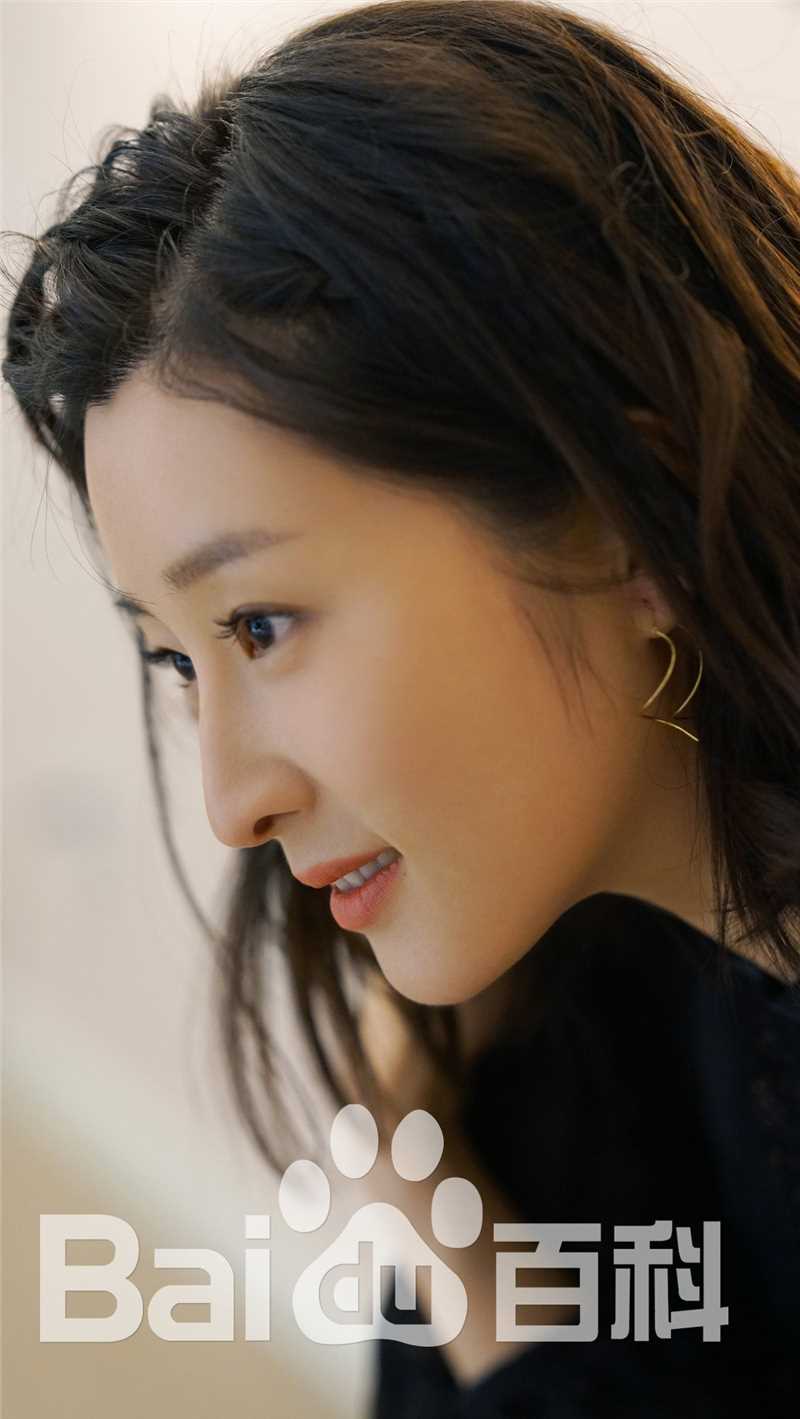 高清吕星辰在《青年电影手册》活动图中的图集