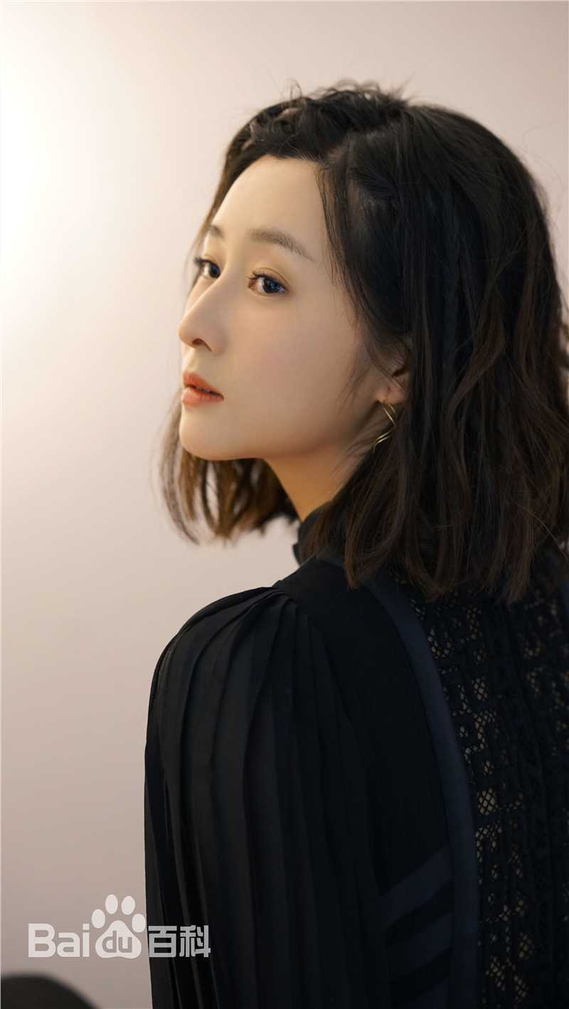 高清吕星辰在《青年电影手册》活动图中的图集