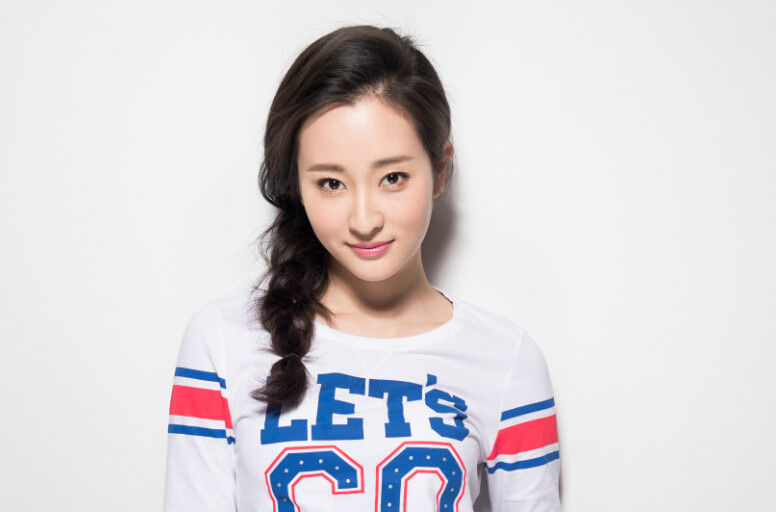 高清吕星辰性感图片