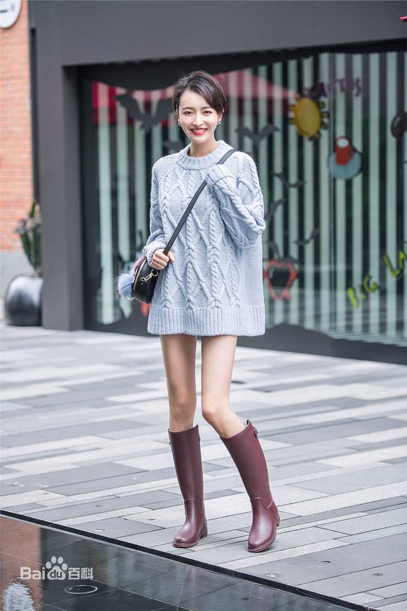 杨菲洋(Yolanda)街拍前后照片