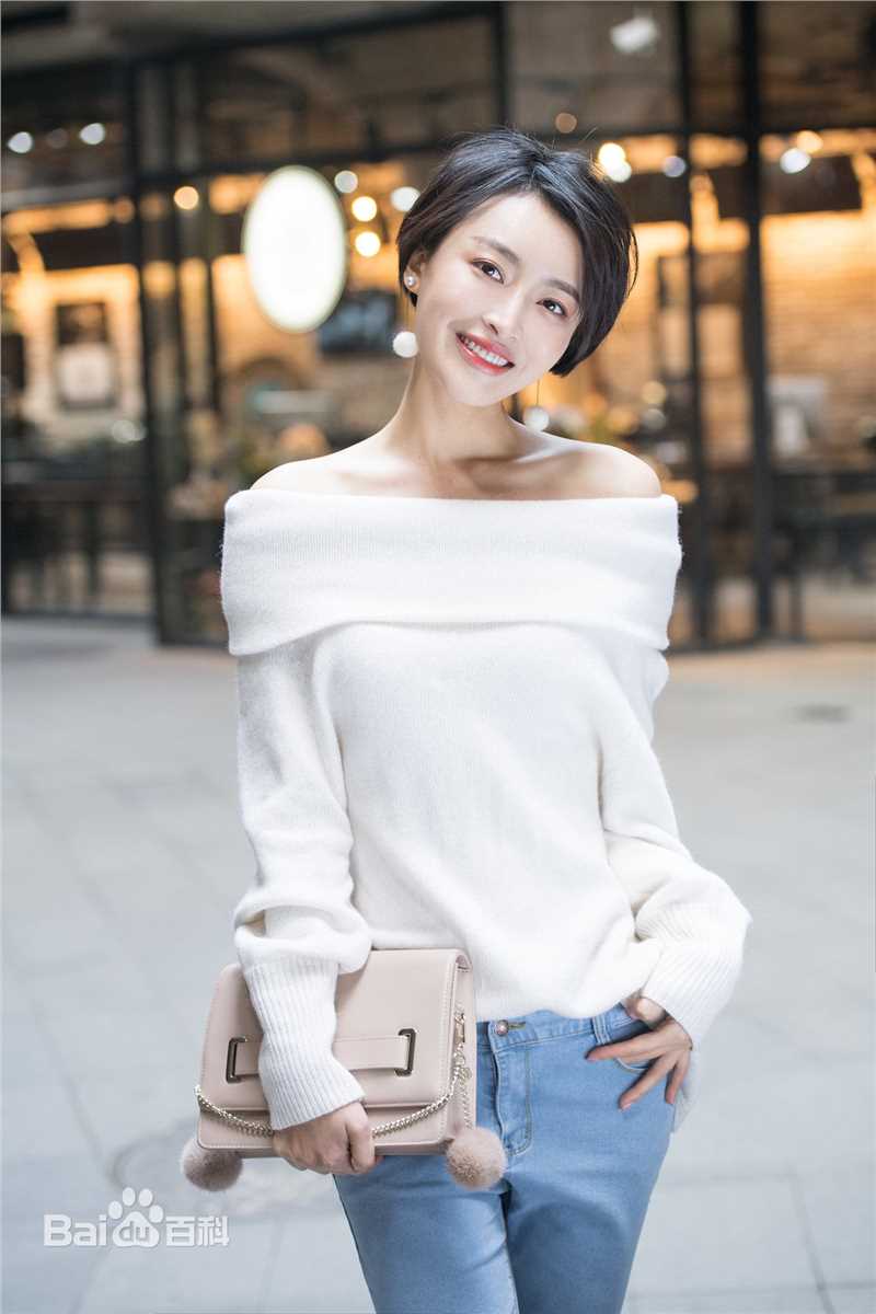 杨菲洋(Yolanda)街拍前后照片