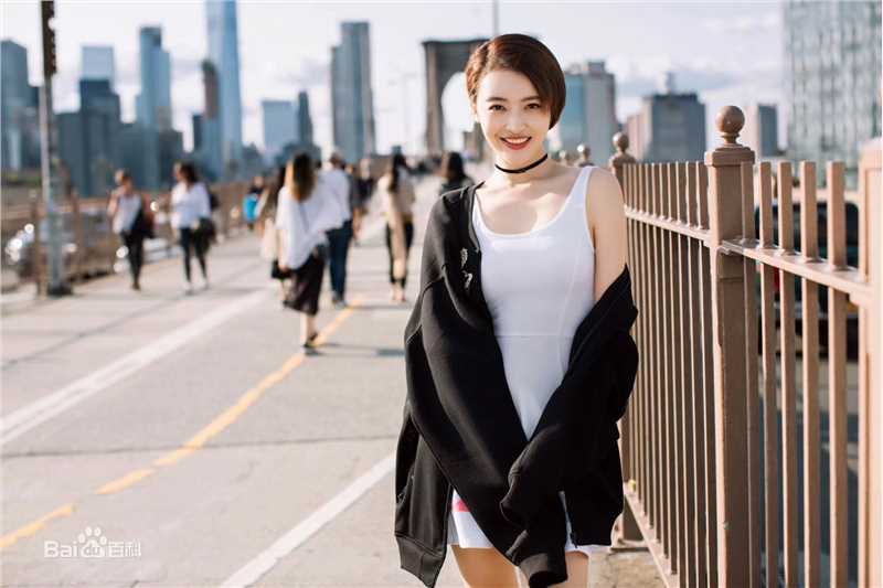 杨菲洋(Yolanda)街拍前后照片