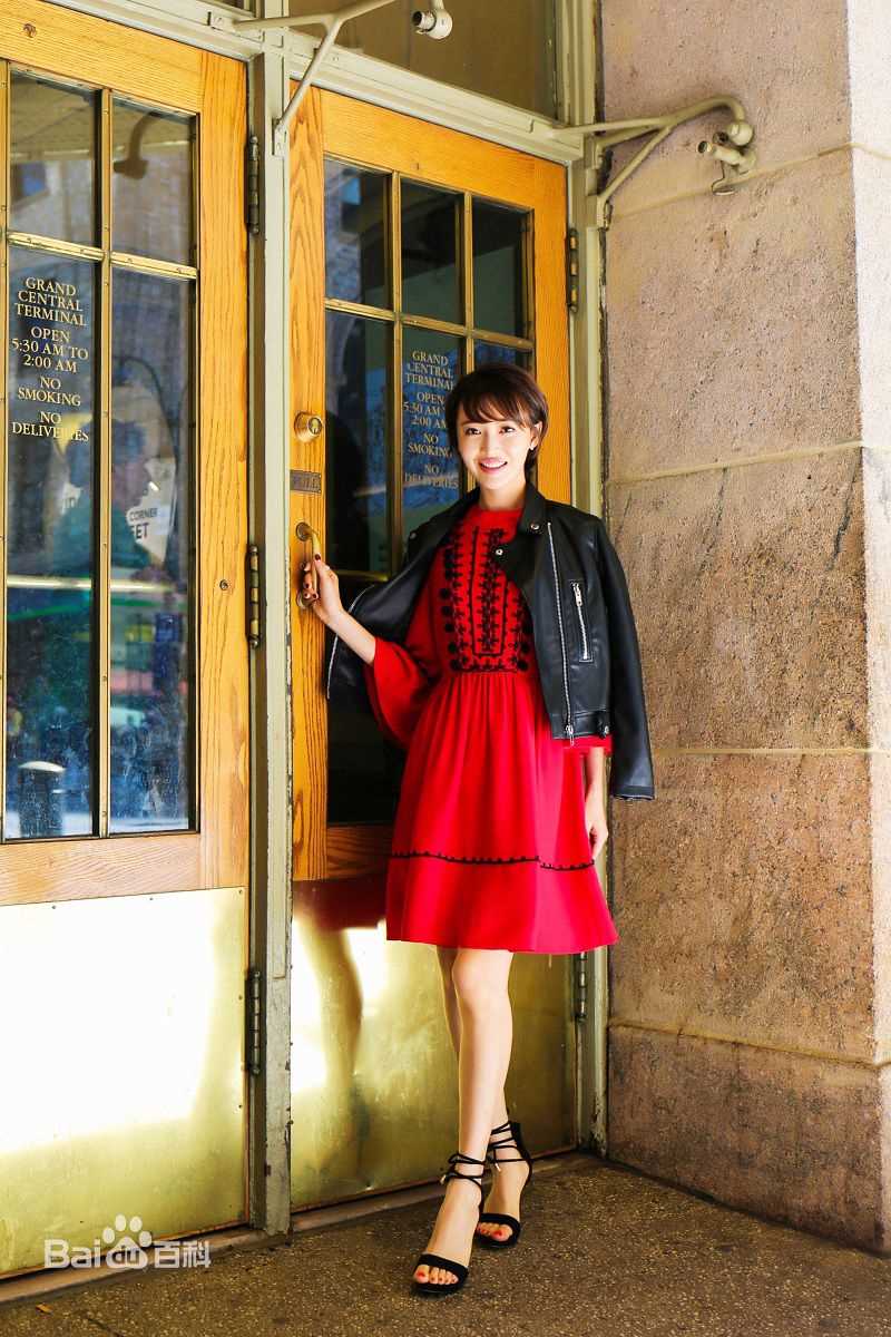 杨菲洋(Yolanda)街拍前后照片