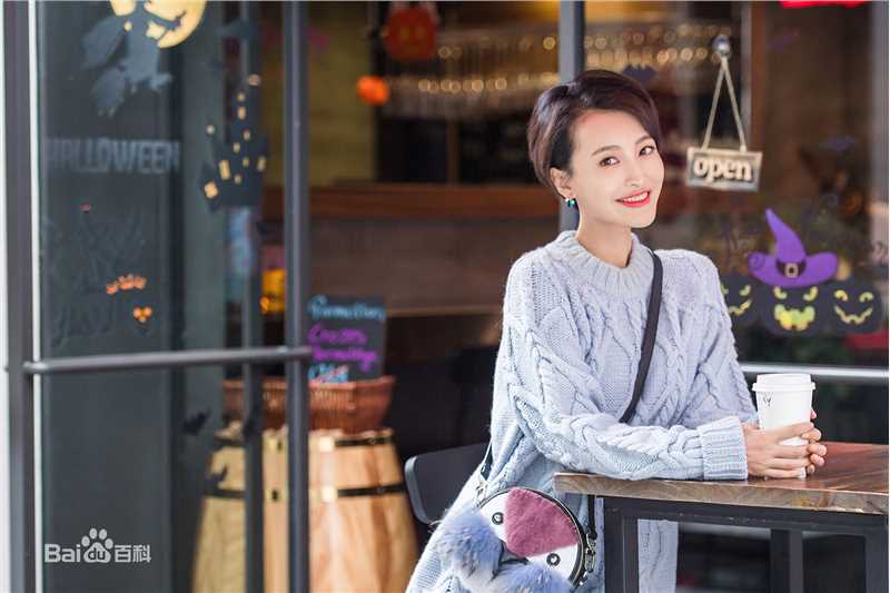 杨菲洋(Yolanda)街拍前后照片