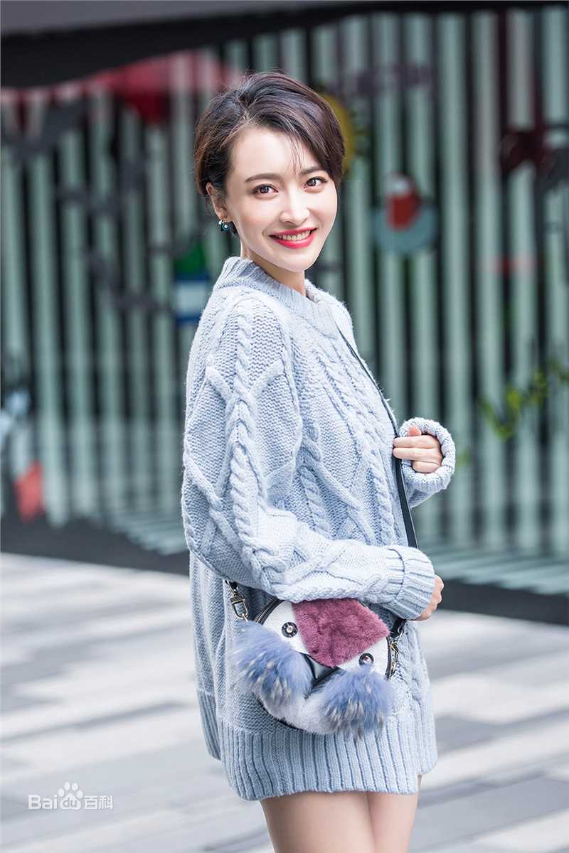 杨菲洋(Yolanda)街拍前后照片