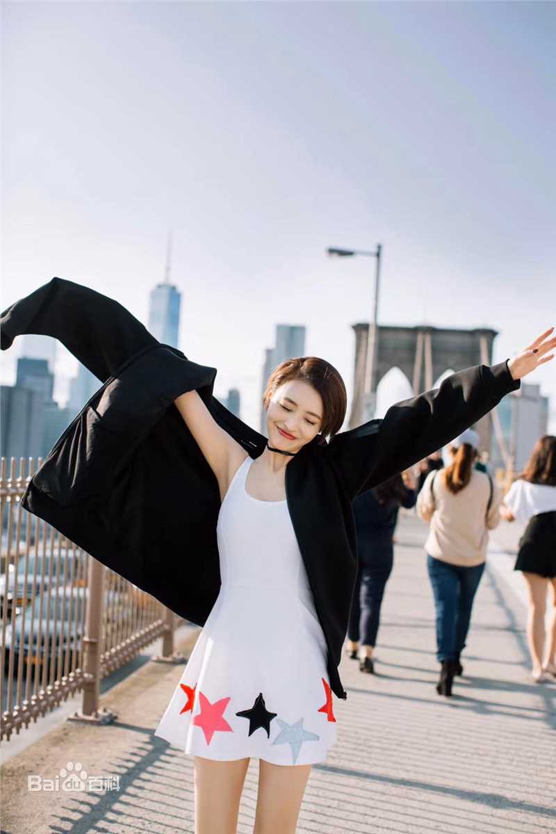 杨菲洋(Yolanda)街拍前后照片