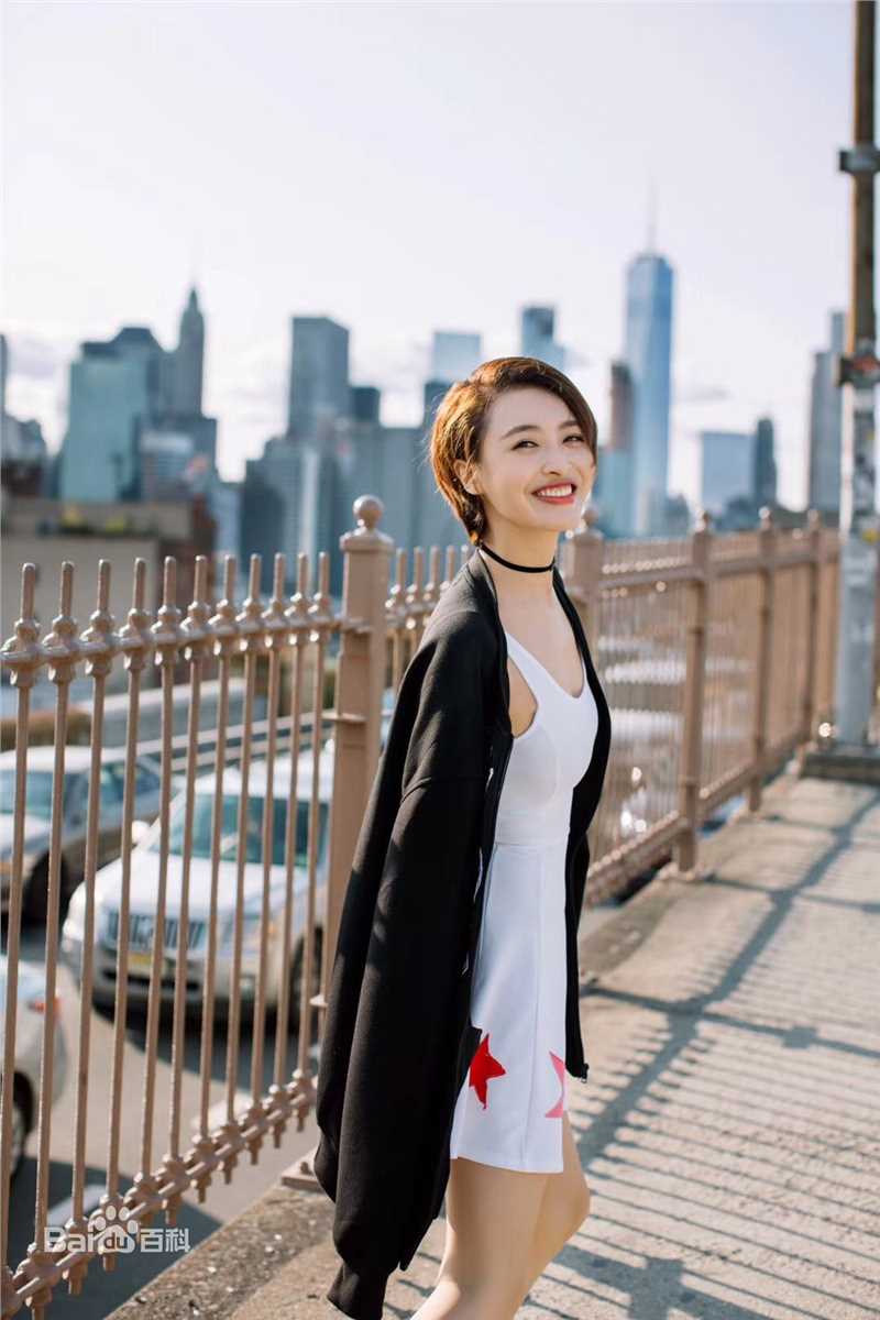 杨菲洋(Yolanda)街拍前后照片