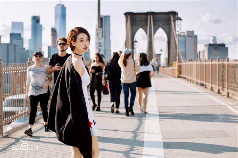 杨菲洋(Yolanda)街拍前后照片