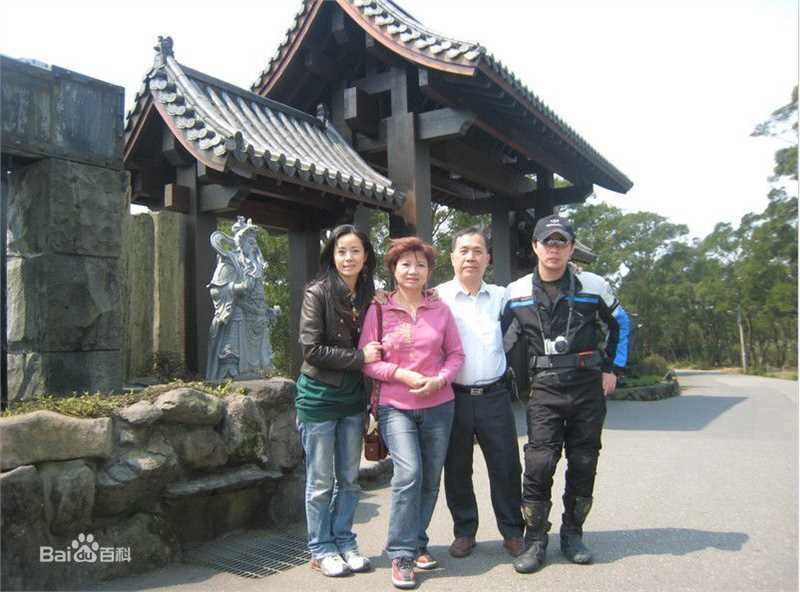 陈仙梅(mayko chen)全家福前后照片