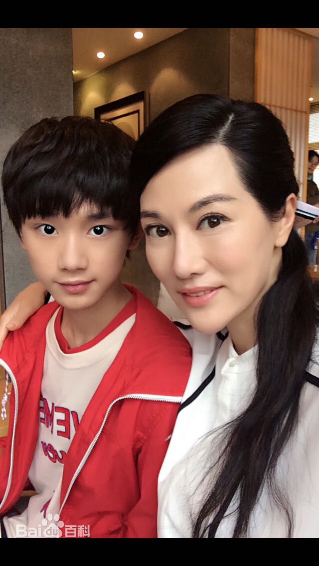 童彤(Terrna)童荣庆素颜照相册