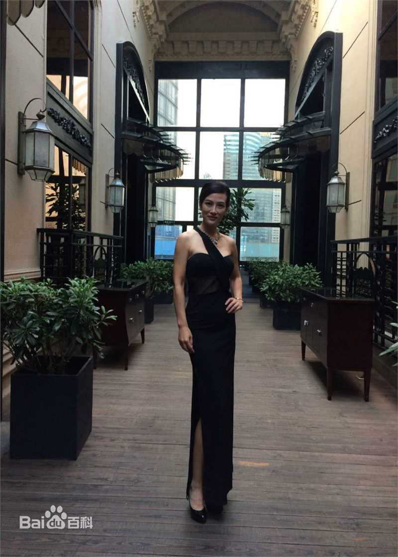 童彤(Terrna)童荣庆前后照片