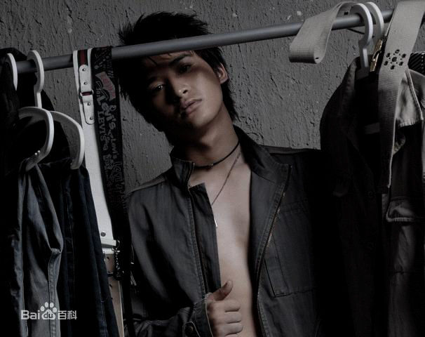 最新肖明玉壁纸