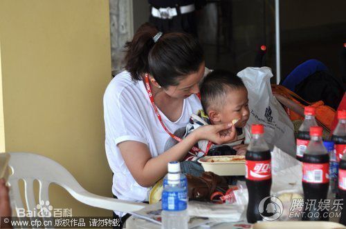 陈坚红出席活动性感图片图集