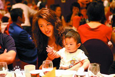 陈坚红出席活动性感图片图集