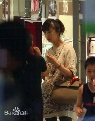 陈坚红出席活动性感图片图集