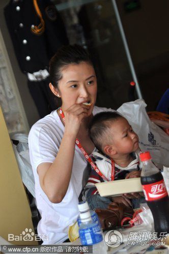 陈坚红出席活动性感图片图集