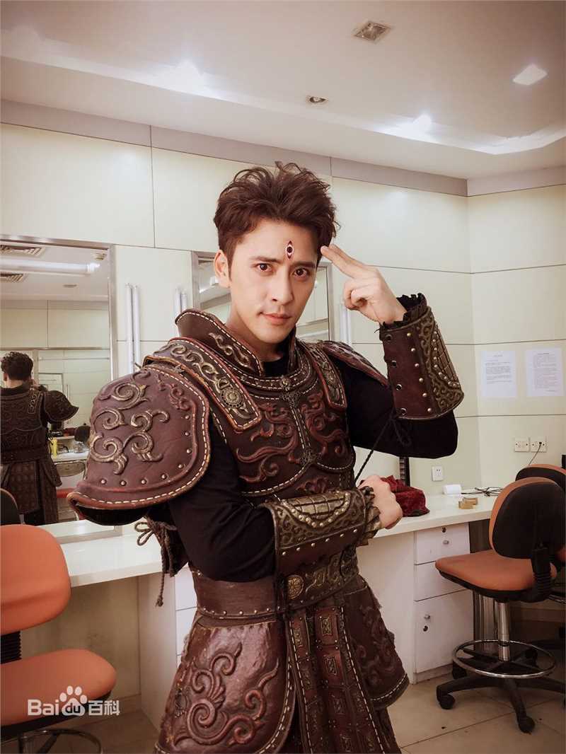 扎西顿珠综艺活动照片素颜照相册