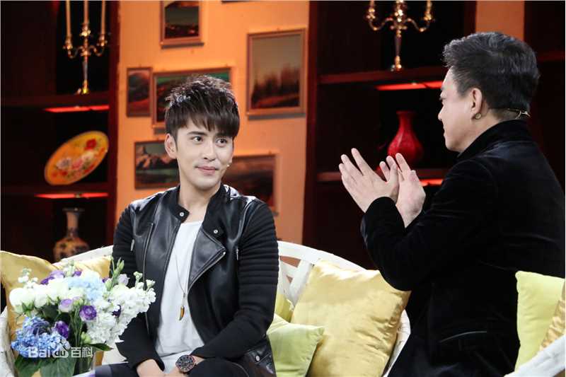 扎西顿珠综艺活动照片素颜照相册