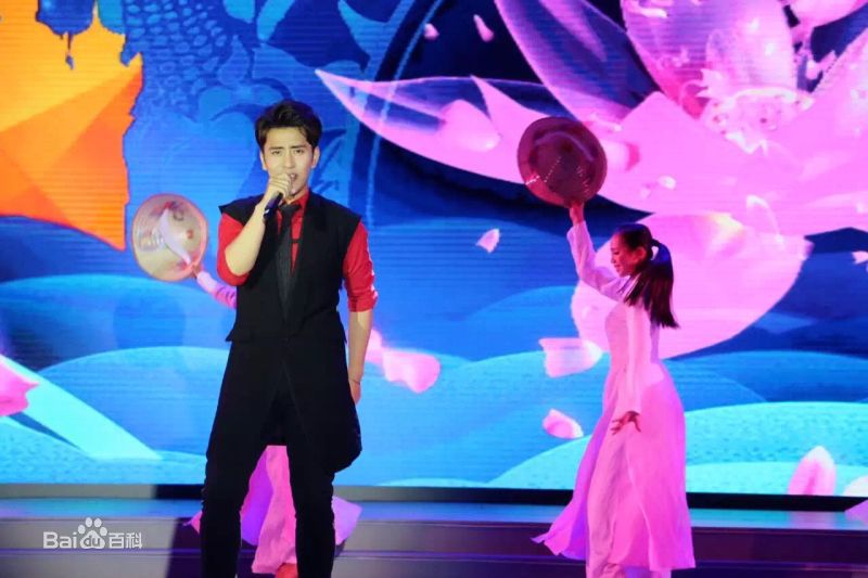 扎西顿珠社会活动素颜照相册