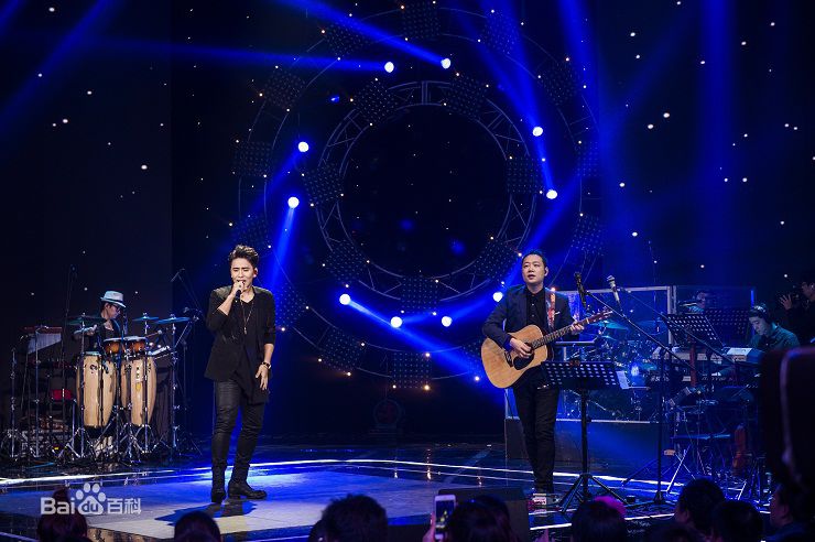 精选扎西顿珠在扎西在央视成功举办《幸福等待》个人演唱会中的图册