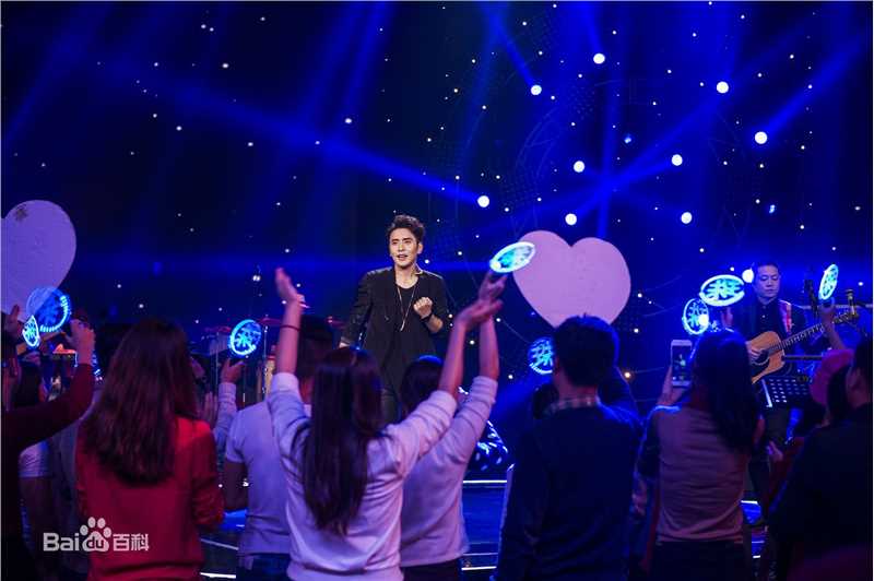 精选扎西顿珠在扎西在央视成功举办《幸福等待》个人演唱会中的图册