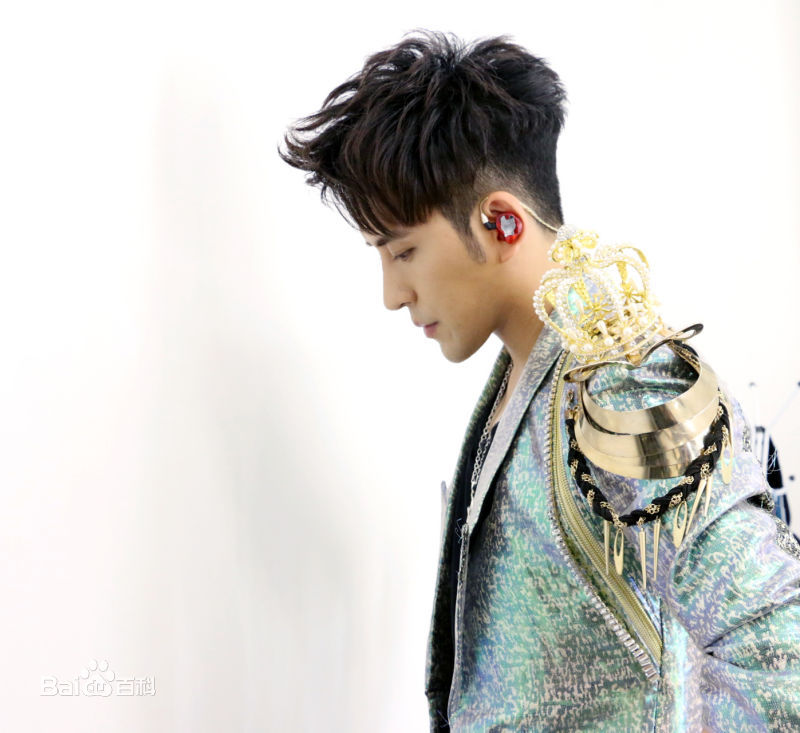 扎西顿珠扎西参加央视星光大道超级版的比赛素颜照相册