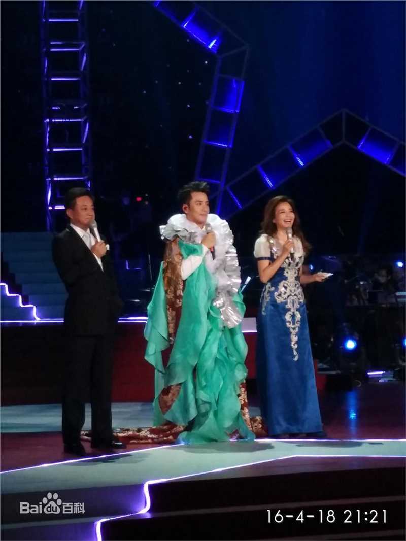 扎西顿珠扎西参加央视星光大道超级版的比赛素颜照相册