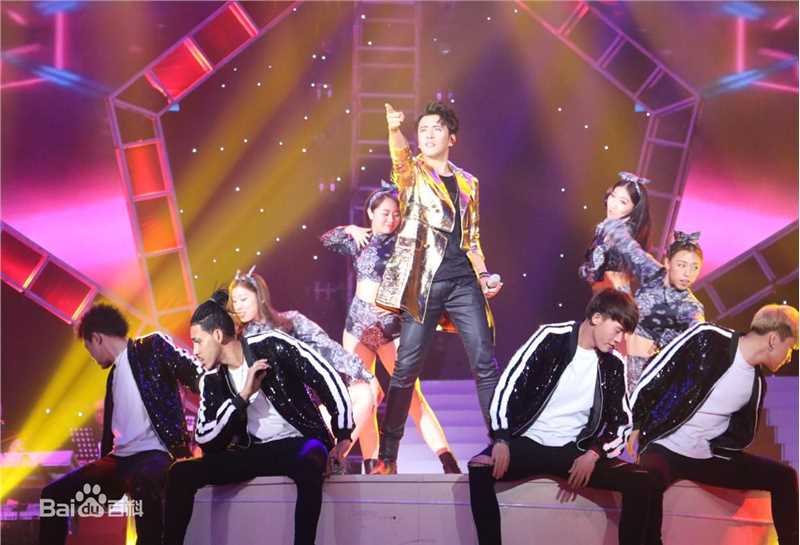 扎西顿珠扎西参加央视星光大道超级版的比赛素颜照相册