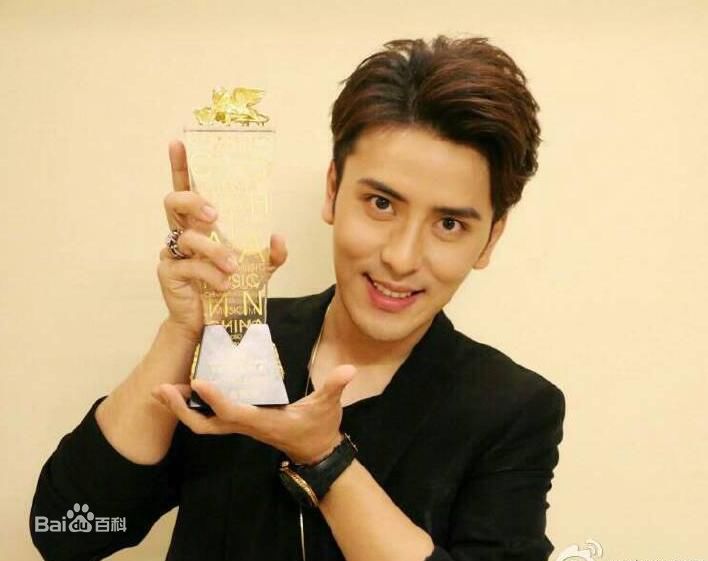 扎西顿珠全球华语榜中榜等获奖照片生活照相册