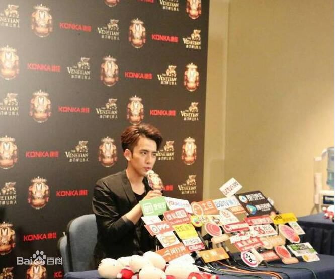 扎西顿珠全球华语榜中榜等获奖照片生活照相册