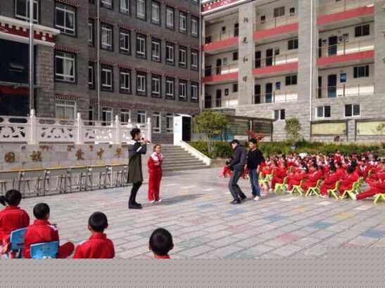 扎西顿珠扎西参加公益活动的图片前后照片