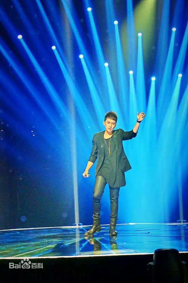 扎西顿珠演出照片前后照片