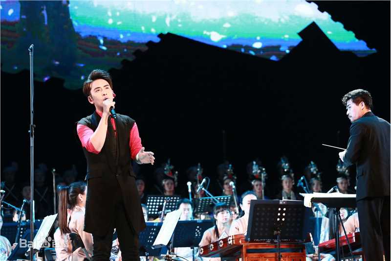 扎西顿珠演出照片前后照片