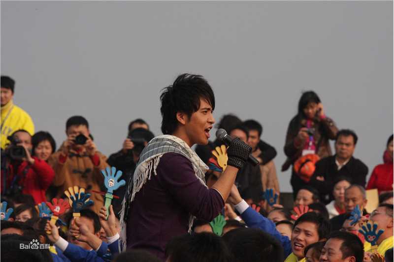 扎西顿珠演出照片前后照片