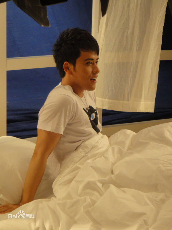 扎西顿珠广告代言性感图片图集