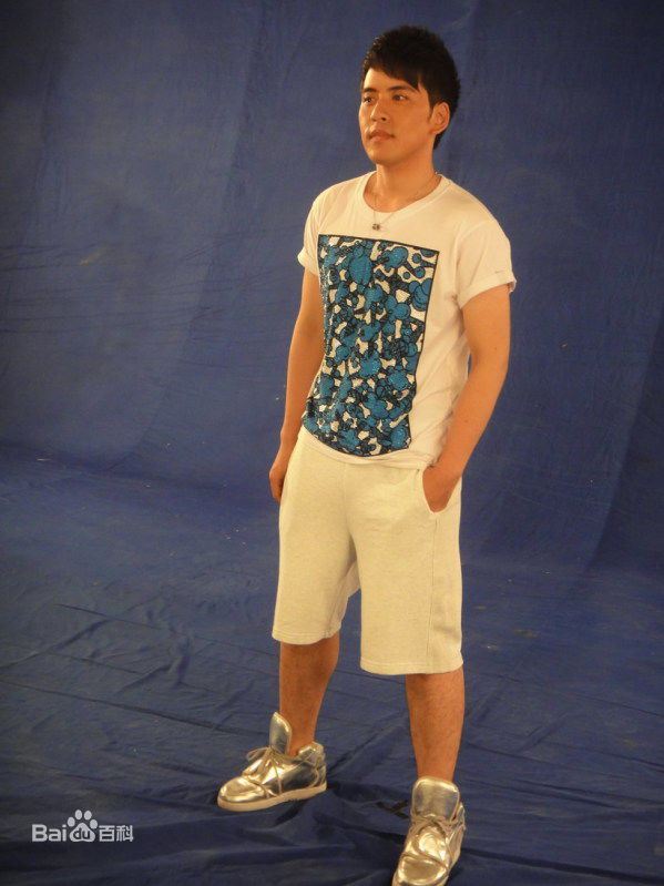 扎西顿珠广告代言性感图片图集