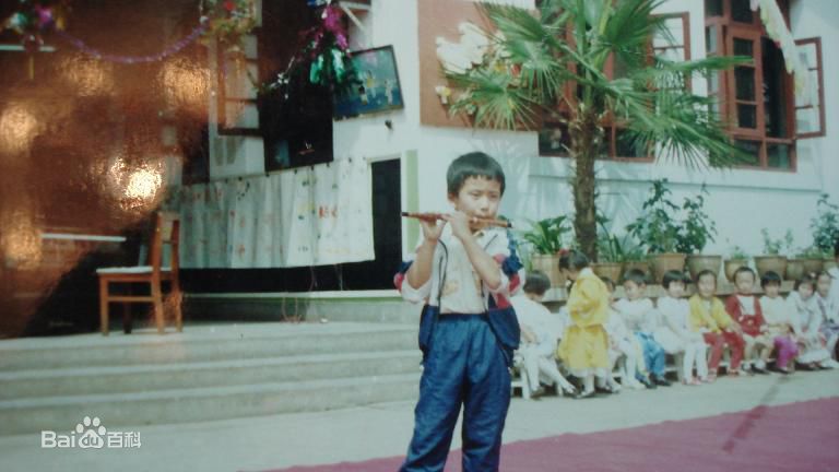 扎西顿珠童年照片素颜照相册