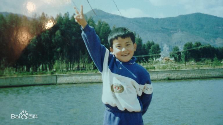 扎西顿珠童年照片素颜照相册