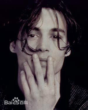 约翰尼·德普(Johnny Depp)年轻时的前后照片