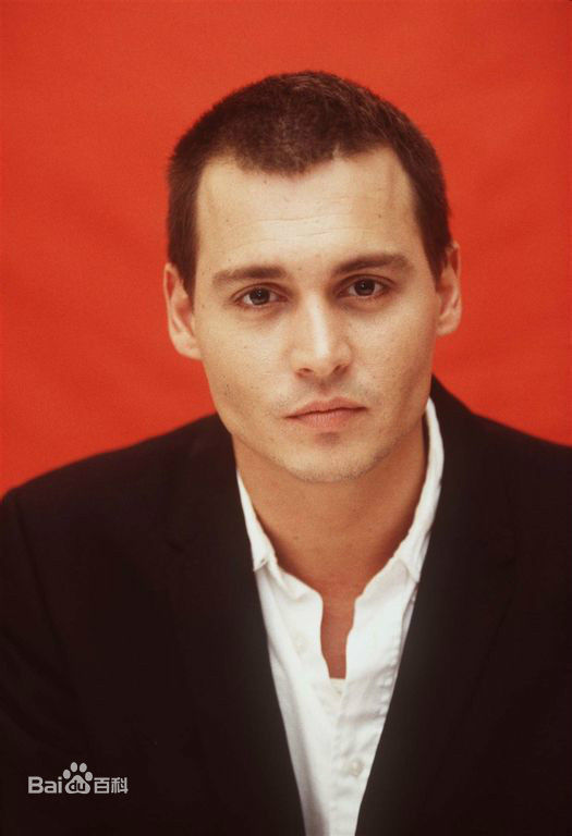 约翰尼·德普(Johnny Depp)年轻时的前后照片