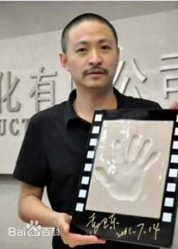 最新袁卫东性感图片