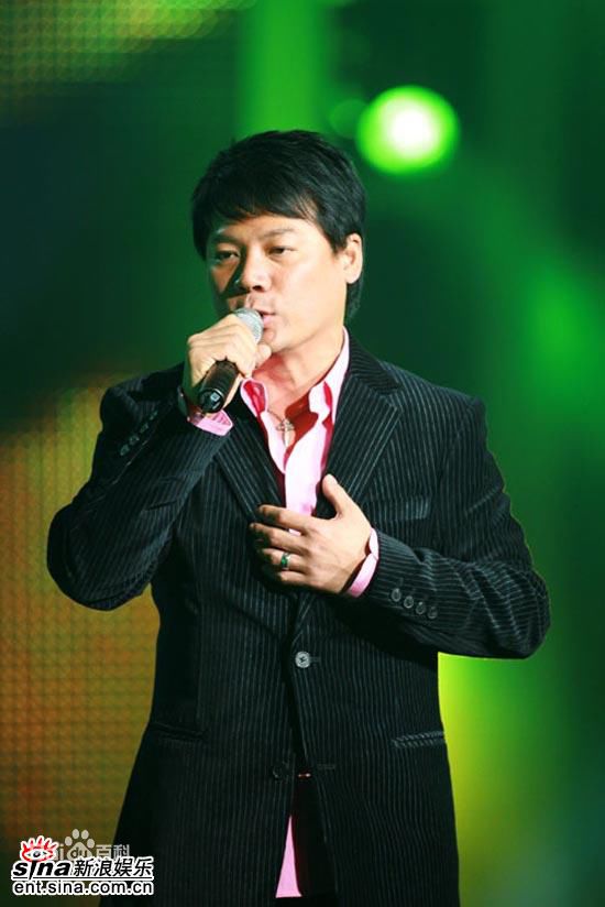 巫启贤(ERIC MOO)舞台上的图片图集