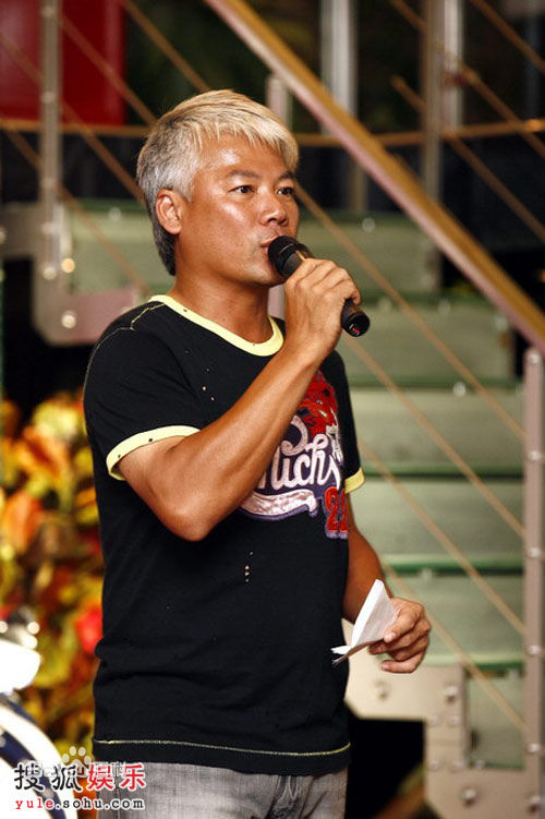 巫启贤(ERIC MOO)舞台上的图片图集