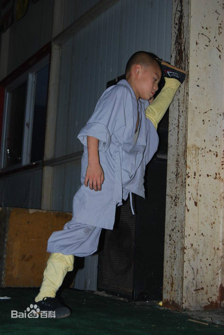 李思瑶 （法号：释小松）释小松★少林生活性感图片壁纸