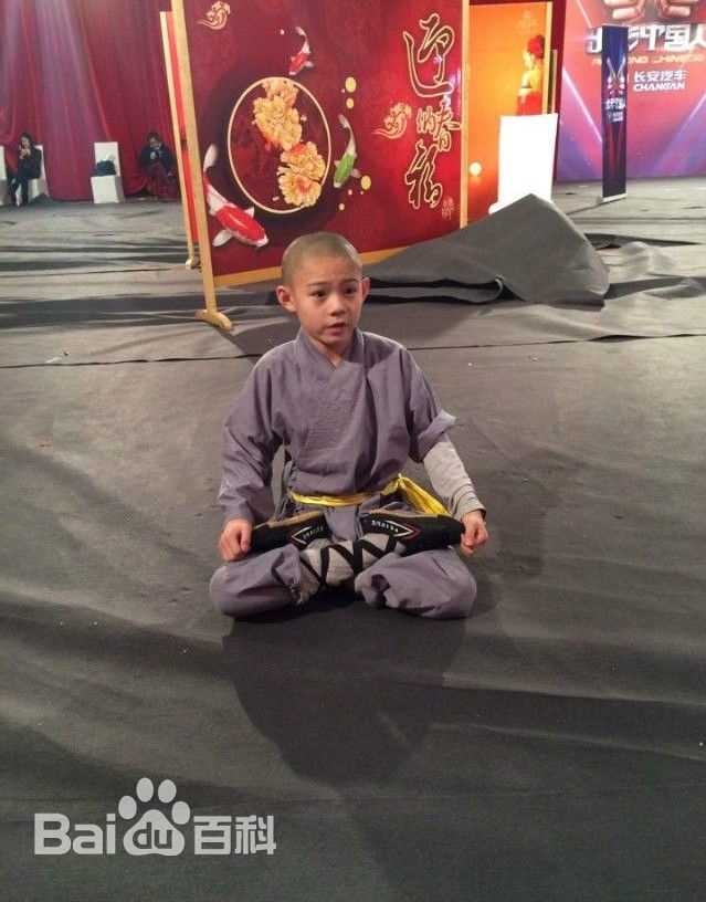 李思瑶 （法号：释小松）释小松★综艺舞台照生活照