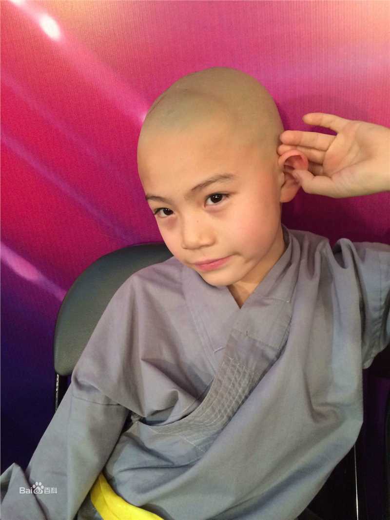 李思瑶 （法号：释小松）释小松★综艺舞台照生活照