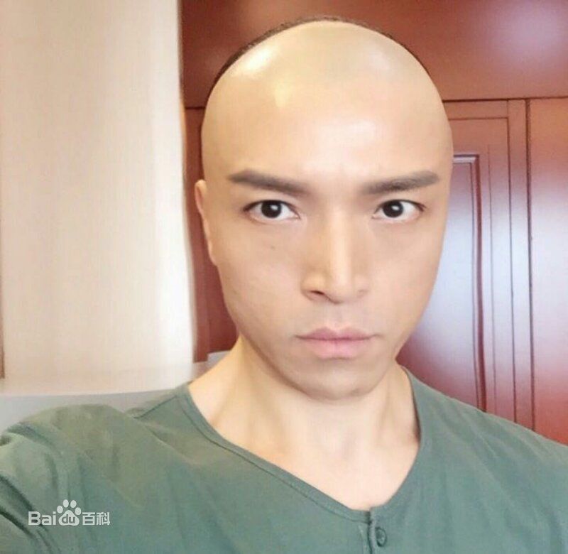 王伟光硬汉片场花絮图册