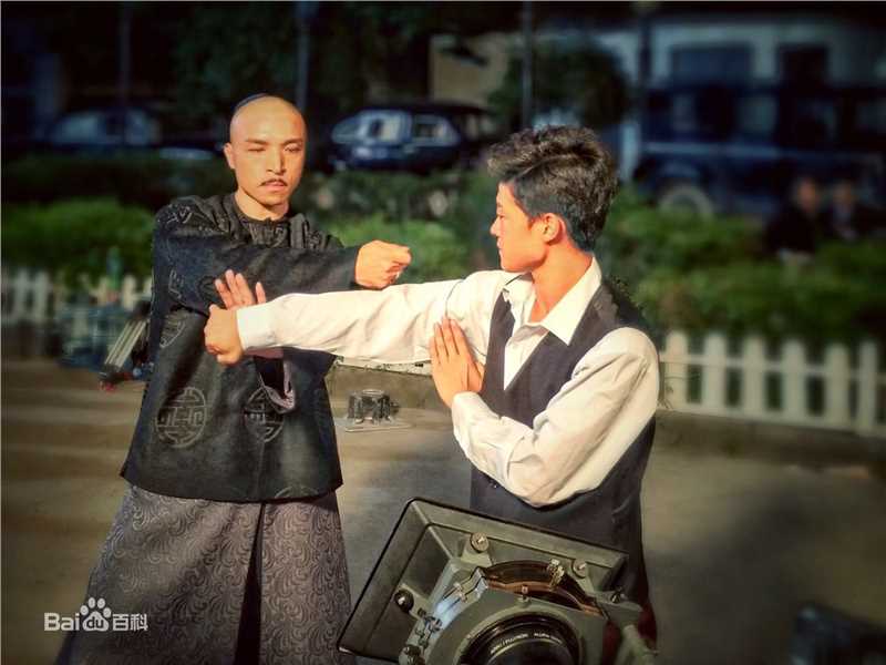 王伟光硬汉片场花絮图册